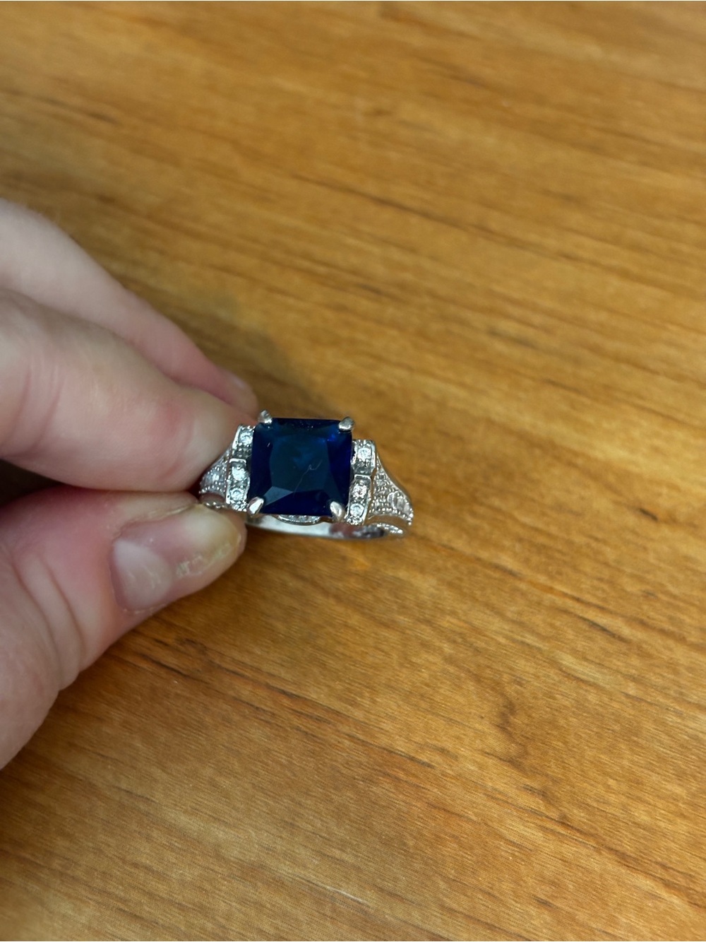 Vintage 925 sterling Silver Ring with Deep Blue Square Gemstone and accent stone
